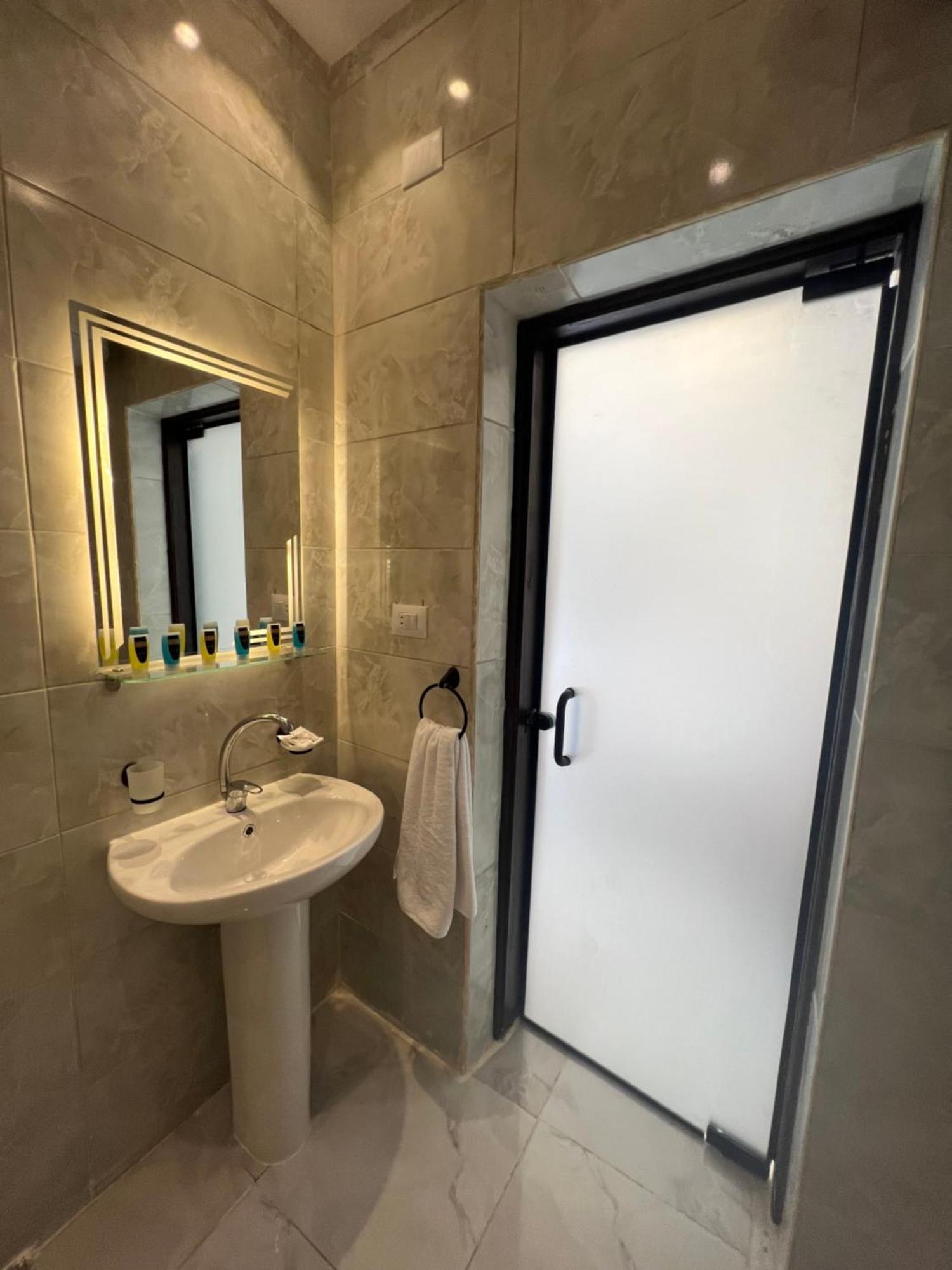 New Glamour Pyramids Hotel Kafret el-Gabal Exteriér fotografie