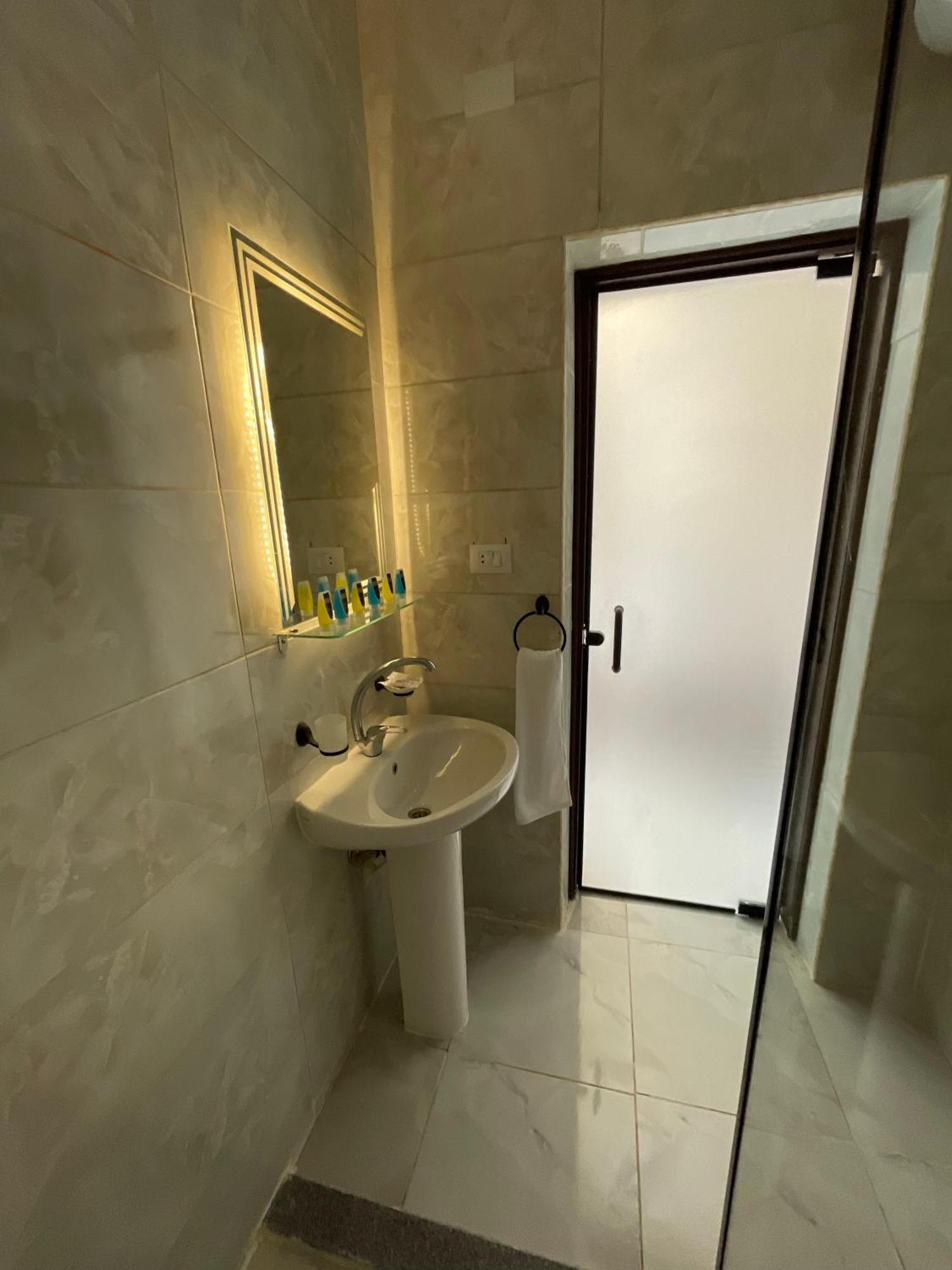 New Glamour Pyramids Hotel Kafret el-Gabal Exteriér fotografie